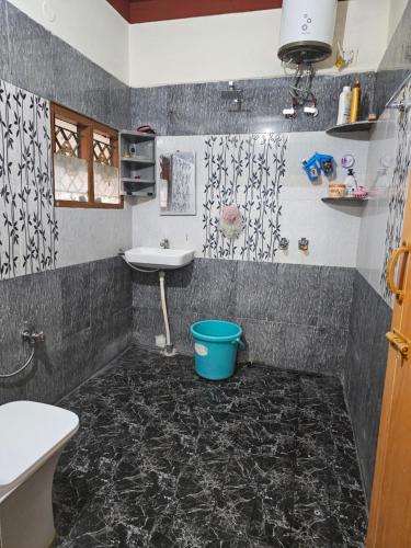 Ένα μπάνιο στο Shriya Home Stay
