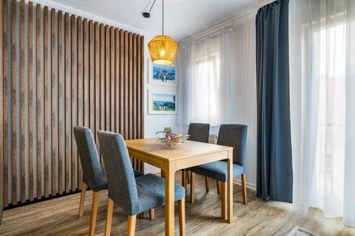 Fotografie z fotogalerie ubytování Moderne Appartement Wohnung mit 2 Schlafzimmern im Zentrum von Riesa v destinaci Riesa