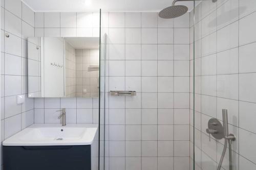 Bright & Cozy 2BR in Neos Kosmos