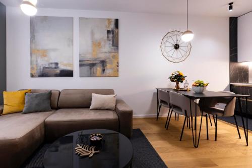 Maksimir Whisper, LUX 1BDR APT, Free Parking