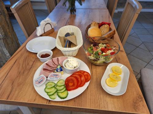 ホリデーパークの敷地内または近くでの食事または食べ物