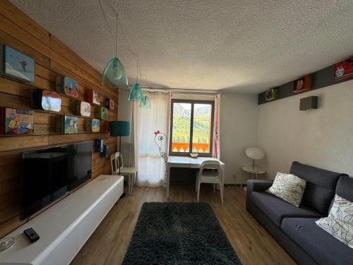 Appartement cosy au pied des pistes avec balcon et WIFI