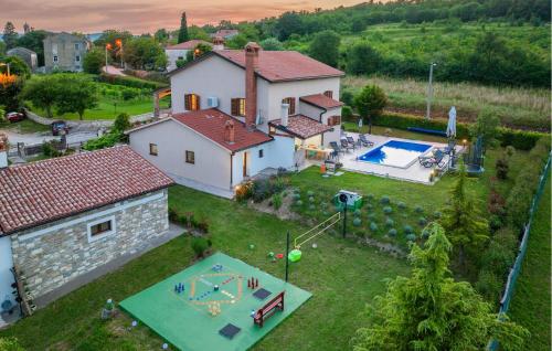 Bazén v ubytování Villa Milena nebo v jeho okolí
