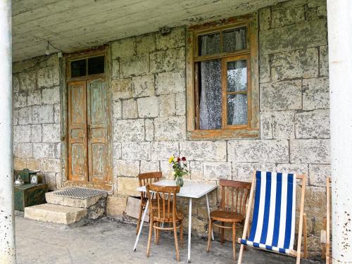 安布罗劳里Old House in Racha - ძველი სახლი რაჭაში的相册照片