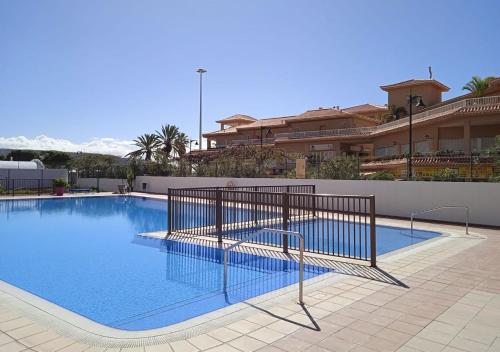 Estudio en Torres del Sol en lado del mar