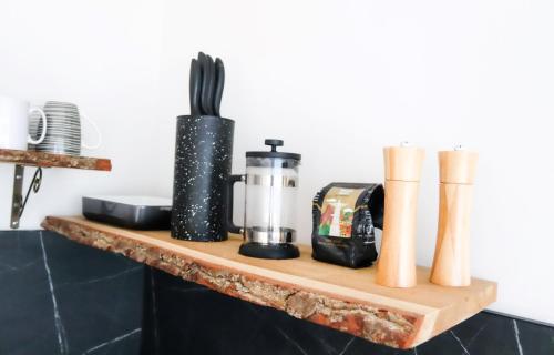 Příslušenství pro přípravu čaje a kávy v ubytování Norkle House