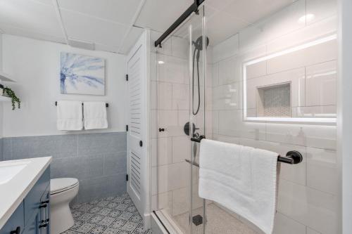 Modern Oceanfront 1 Bedroom Condo, Prime Location, Stunning Views at Beach Cove Resort photo 9
