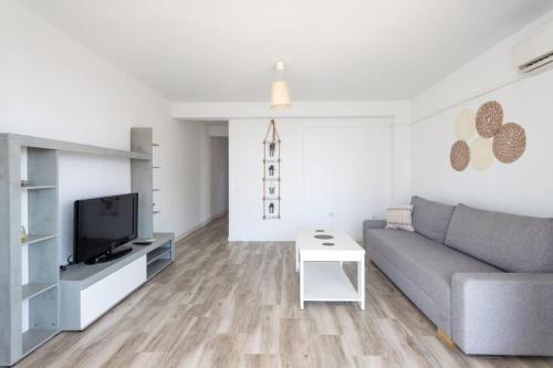 Poniente Luxe Oasis - Modern, Quiet & Steps from Sea photo 10