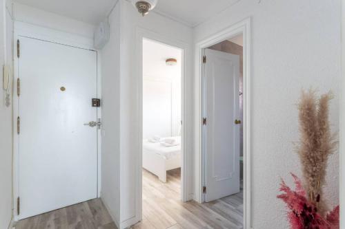 Poniente Luxe Oasis - Modern, Quiet & Steps from Sea photo 15