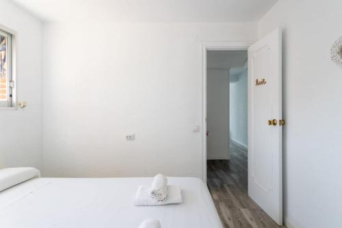 Poniente Luxe Oasis - Modern, Quiet & Steps from Sea photo 16