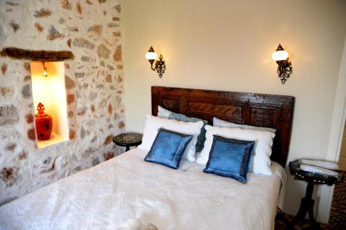 Letto o letti in una camera di Lemon Villa Hotel
