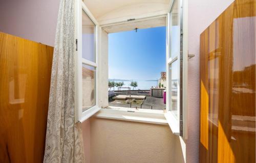Gorgeous Apartment In Kastel Stari With Wifi