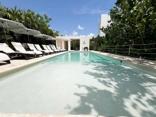 Kolam renang di atau dekat dengan Coastal Paradise Akumal Beach and Pools