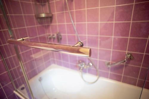 Ένα μπάνιο στο Haus Oberwössen Studio #1 Kampenwand mit Sauna