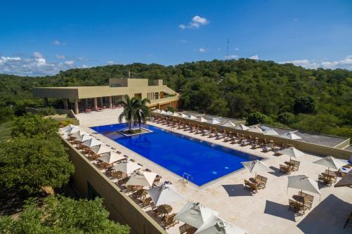 La alberca dentro o cerca de Hotel Waya Guajira By OxoHotel