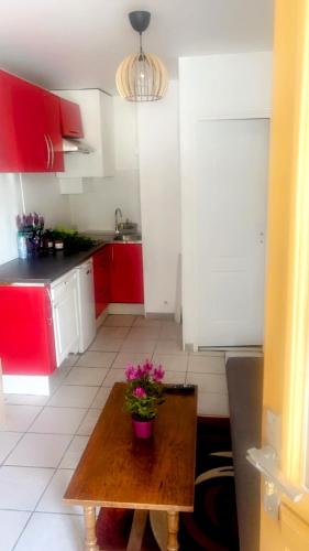 Appartement F3 meublés à 2 stations de l'aéroport Charles de Gaulles , Parc des expositions