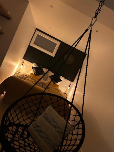 Televisyen dan/atau pusat hiburan di I pozzi jacuzzi furiani love room haute corse