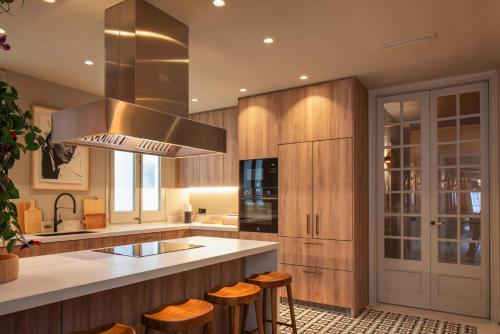 Lovely 6 BR Flat in L'Eixample