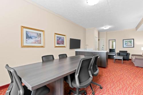 a conference room with a table and chairs at Best Western Inn On The Bay in Owen Sound
