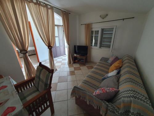 Apartments with parking space Seline, Paklenica - 17390