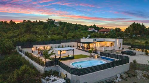 Luxury villa with a swimming pool Sibenik - 21484