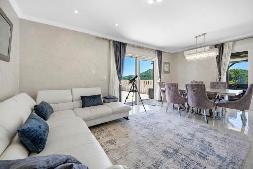 Luxury villa with a swimming pool Sibenik - 21484