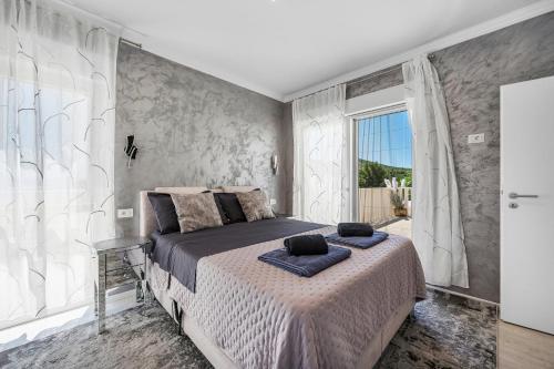 Luxury villa with a swimming pool Sibenik - 21484
