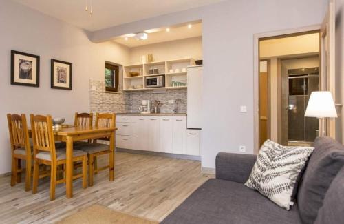 Apartments with parking space Rovinj - 23505