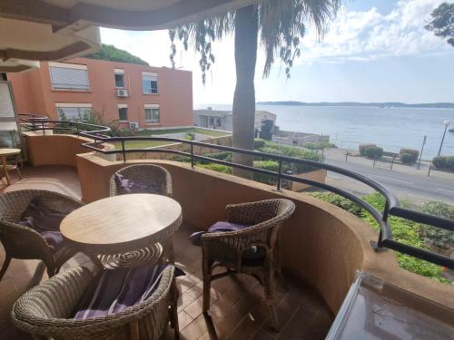 Appartement 2 pièces vue mer avec parking proche Sainte-Maxime