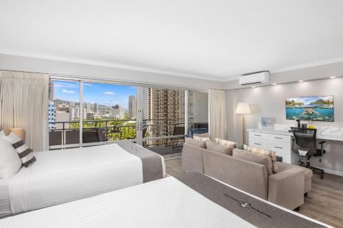 City View Studio Condo, Near Beach at Ilikai Hotel_2