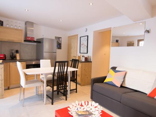 2 pièces 6 pers, terrasse, parking, animaux acceptés - FR-1-263-539