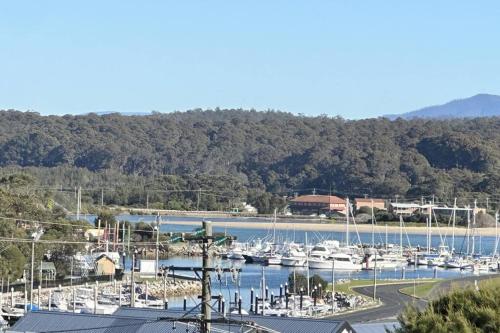 Gallery image of Scarlets by the Sea - In the heart of town, Views & Pet friendly in Bermagui