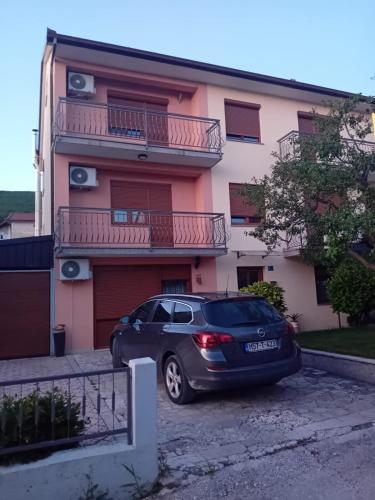 Budova, kde se apartmán nachází