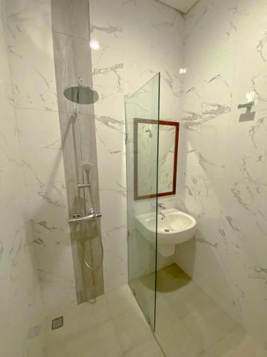 Ванная комната в Lavanda Villas Puncak