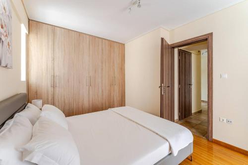 Lux & Style 75sqm with Private Parking in Athens