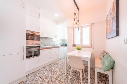 GuestReady - Vibrant 2BR Apartment