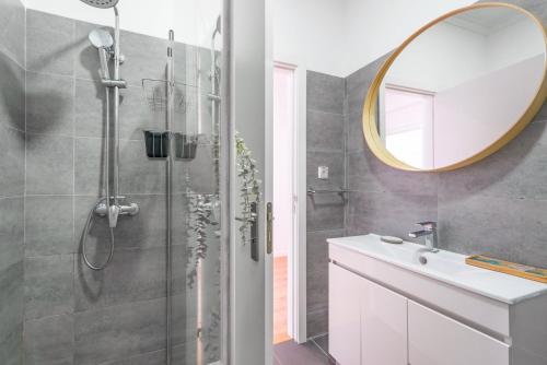GuestReady - Vibrant 2BR Apartment