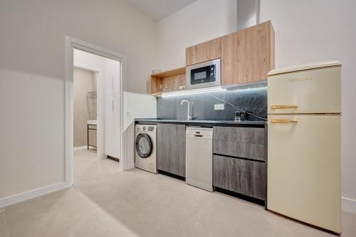 Dapur atau dapur kecil di Apartamentos Panda By Clabao