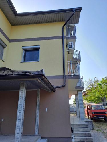 Bangunan di mana terletaknya apartmen