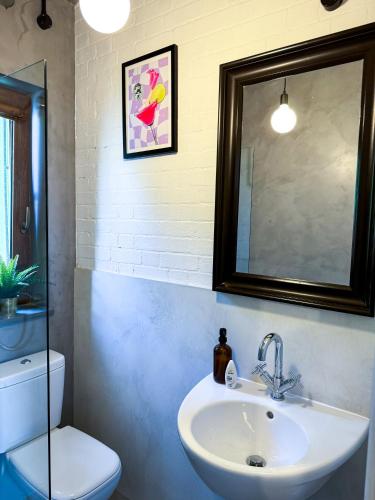 Unique Studio Apartment with Private Garden photo 4
