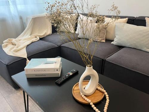 Ruang duduk di Apartment 30 mins from central London