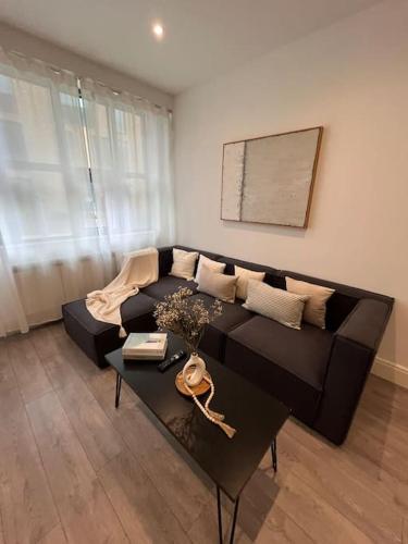 Ruang duduk di Apartment 30 mins from central London