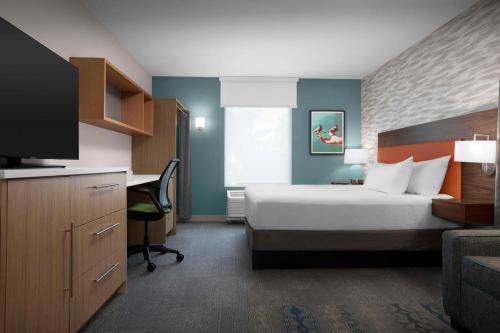 Postel nebo postele na pokoji v ubytování Home2 Suites by Hilton Eugene Downtown University Area
