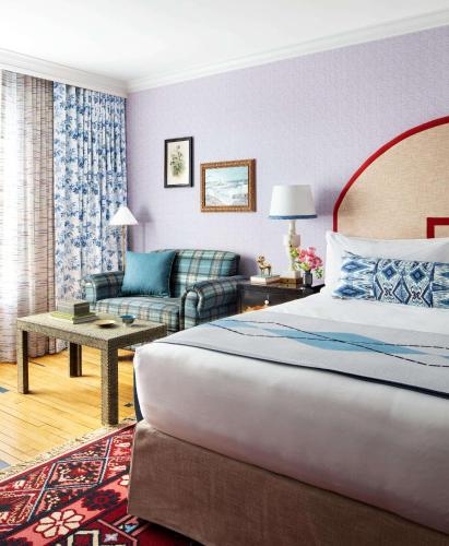 Кровать или кровати в номере Graduate by Hilton Chapel Hill