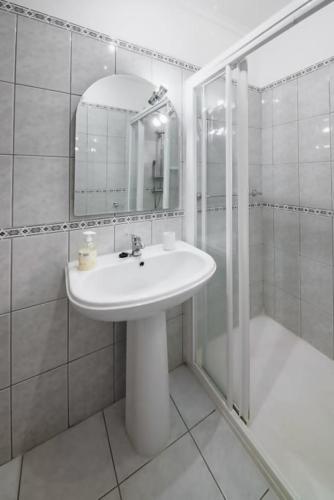 Gabriel Loft by MTH