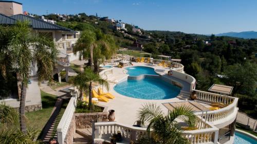 Bazén v ubytování Villa La Font Apart Hotel & Spa nebo v jeho okolí