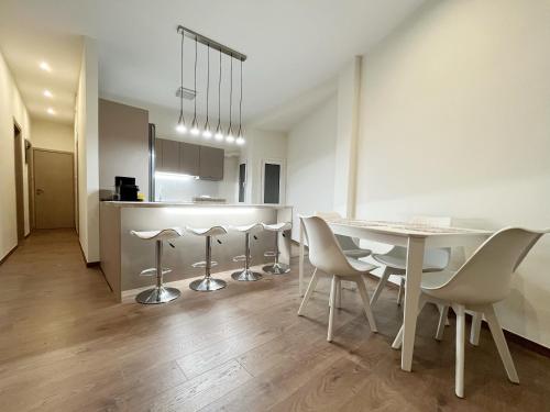 Kuchyň nebo kuchyňský kout v ubytování Aegina Downtown Apartments 1
