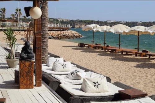 Bright Apt Marina View Steps to Beach