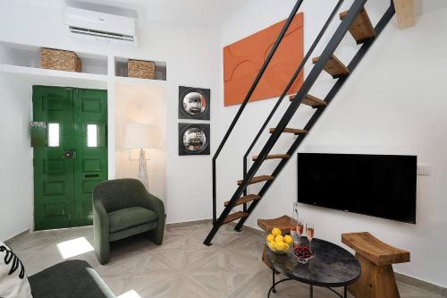 Tiny Home Historic Quarter by Promenade Pier
