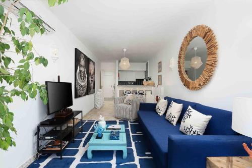 Bright 2-Bed Apt Steps to Beach Algarve